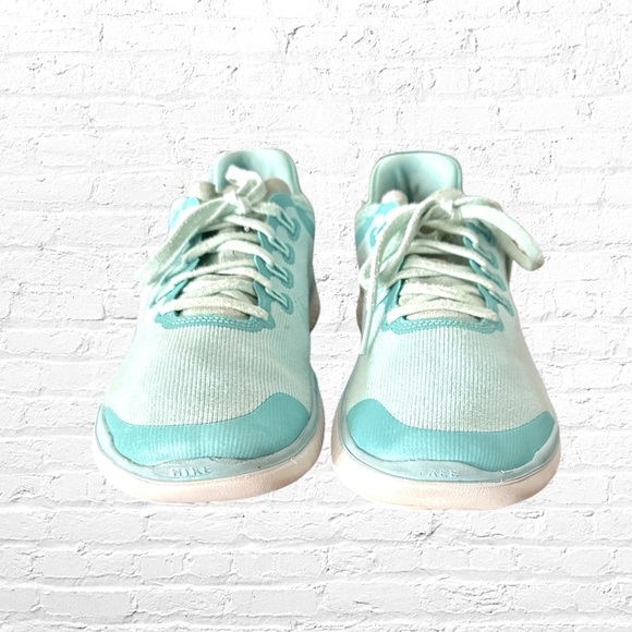 EUC! WOMEN’S NIKE FREE RN 2018 SUN ISLAND GREEN - Picture 4 of 9